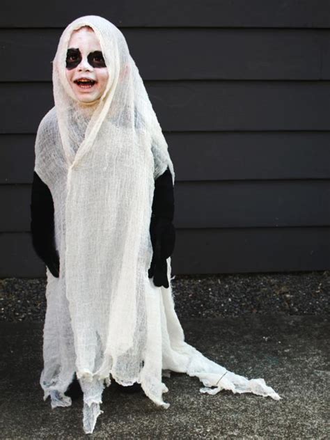 How To Give A Twist To A Classic Halloween Ghost Costume How Tos Diy