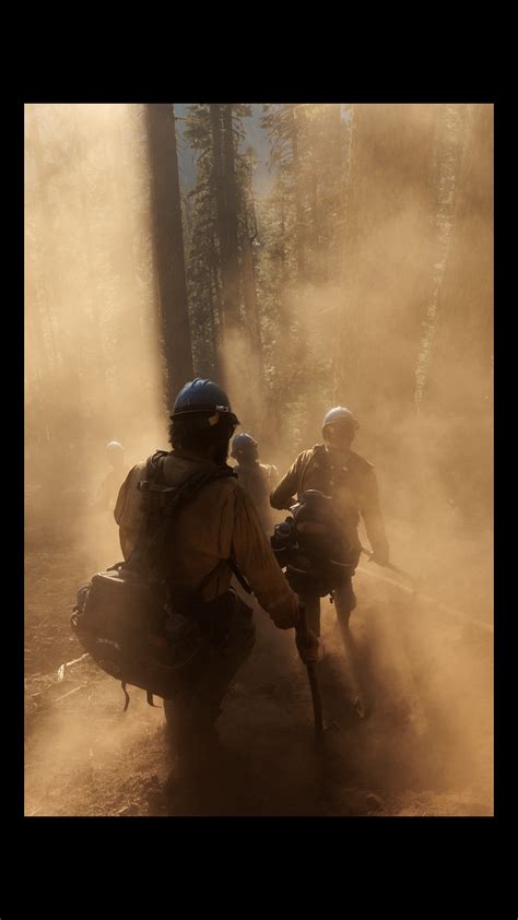 Two Years With Hotshots Elite Us Firefighters The New York Times