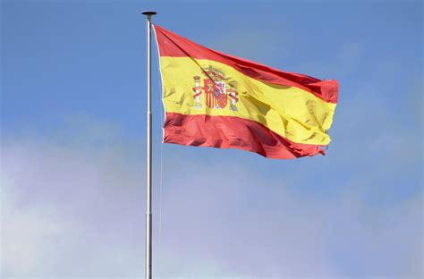 무료 이미지 하늘 웨이브 바람 돛대 스페인 빨간 깃발 팔의 외투 미국 국기 3846x2536 643247
