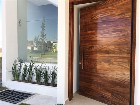 Puerta Madera Parota Punto Sur Residencial Planlife Edificaciones