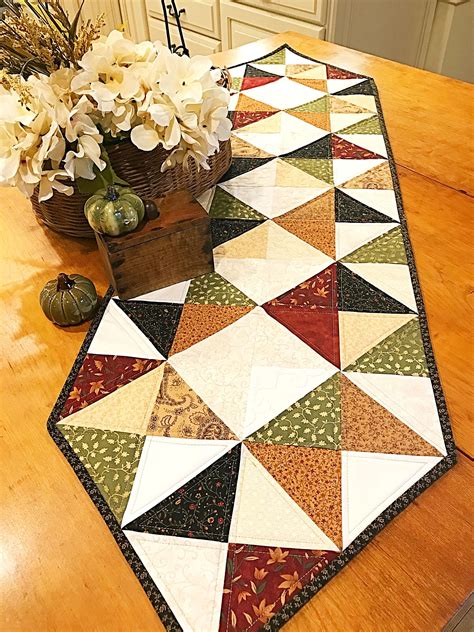 Easy Free Table Topper Quilt Patterns Top Your Spring Table With A
