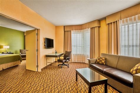 Последние твиты от holiday inn sydney (@holidayinnsyd). Holiday Inn Sydney - Waterfront Just the Place for You ...