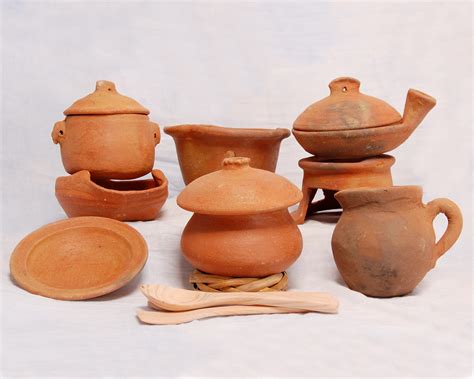 Cook on clay flameware cooking pots are made with a flameproof clay that is designed to withstand extreme temperatures. clay-pots | The Waldorf Mom