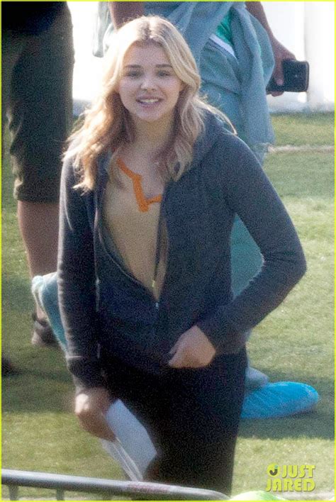 Chloe Moretz Opens Up About Filming Steamy Movie Scenes Photo 3229438