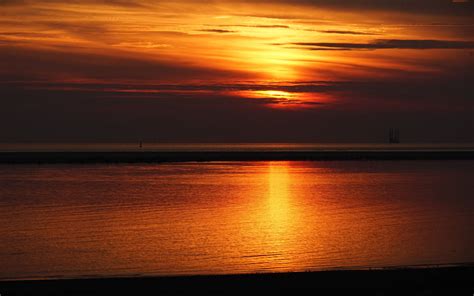 Download Wallpaper 3840x2400 Sunset Sea Skyline