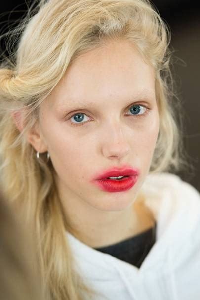 Smudged Lips Beauty Trend Lfw Autumn 2017 British Vogue