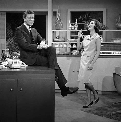 Mary Tyler Moore Dead See Photos With Dick Van Dyke