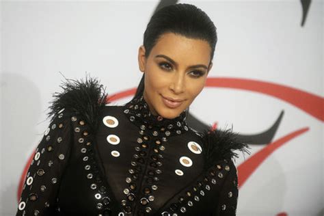 Kim Kardashians Dress Catches Fire At Fashion Awards Toronto Sun