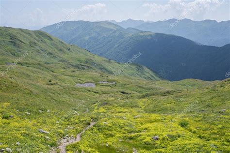 The Majestic Mountain Scenery Of The Caucasus Nature Reserve — Stock