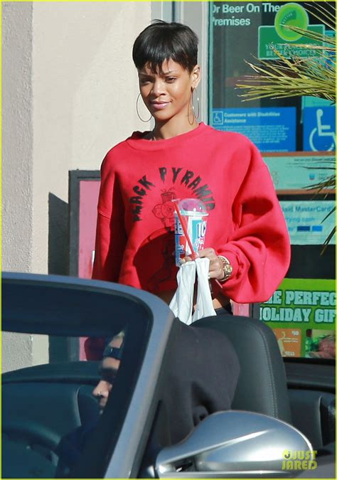 Rihanna And Chris Brown Slurpee Craving Stop Photo 2784071 Chris