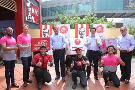 Qsr brands (m) holdings bhd. KFC & PIZZA HUT KINI DENGAN PENGHANTARAN FOODPANDA