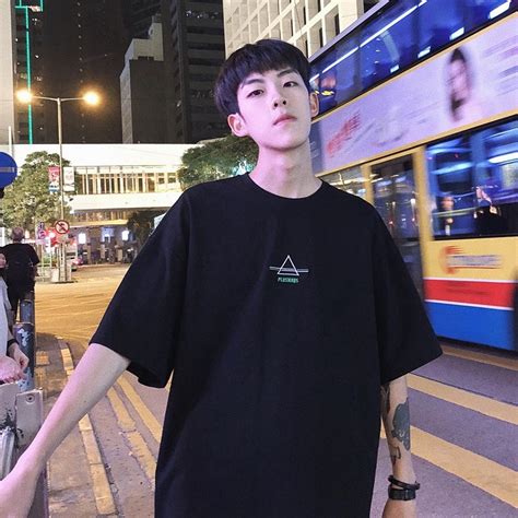 Round Neck Oversized Tee For Men Unisex Simple And Versatile Tee For Youth Male Korean Version