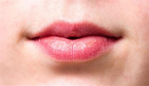 4 Tips untuk Menghilangkan Bibir Gelap Secara Alami, Salah Satunya