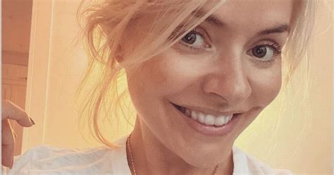 Make Up Free Holly Willoughby Enjoys Girls Night With Showbiz Pals