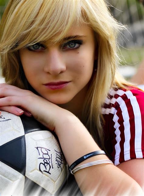 pin by jodie gough on chicas del mundial soccer girl girly soccer football girls