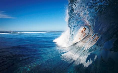 70 Stunning And Thrilling Photos For The Biggest Waves Ever