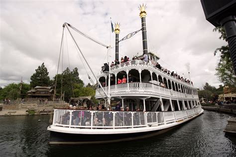 Mark twain was born on november 30, 1835, in florida, missouri. Mark Twain Riverboat at Disneyland - 0418 | The Mark Twain ...