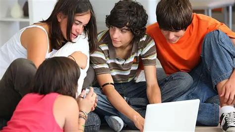 El De Los Amigos De Los Adolescentes En Las Redes Sociales Son