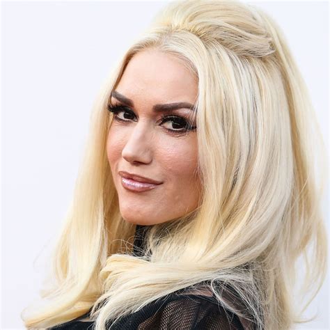Fans Criticize Gwen Stefani S Big Lips On Instagram Natural Is Better