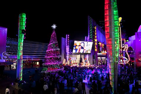 El Citywalk En Universal Studios Hollywood Se Viste De Navidad Checalamovie