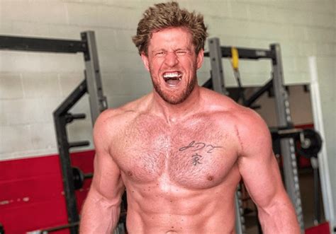 Look Jj Watt Is Looking More Ripped Than He Ever Has Swipe Sports