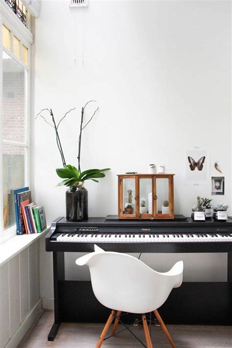 Find the perfect piano room in your area and learn more about location, equipment, cost and whether you require a room for practice and rehearsals, music lessons, workshops or student recitals. Top 5 Digital Pianos | Piano room decor, Music room decor ...