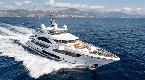 Majesty 140 Luxury Mega Yachts For Sale In Uae Majesty Yachts