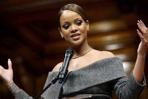 Rihanna Accepts Harvard Universitys Humanitarian Of The Year Award