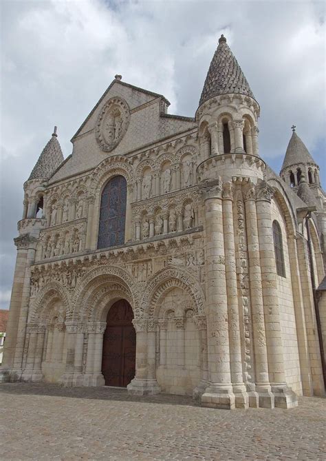 Pin De Mindaugas Pu En Romanesque Edad Media Cultura Castillos Iglesia