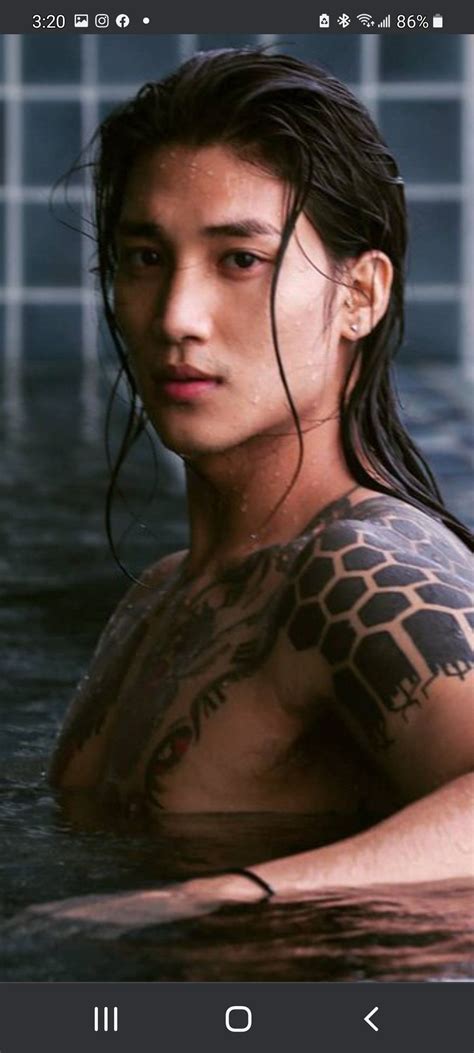 Pin By Laury22 On Disegno Iperrealistico Asian Men Long Hair Handsome Asian Men Asian Male Model