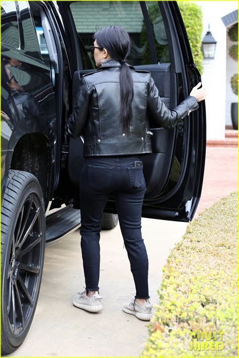 Khloe Kardashian Reveals Why She S Attracted To Athletes Photo 3552623 Khloe Kardashian