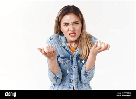 Cringing Woman High Resolution Stock Photography And Images Alamy