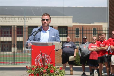 Watch Rams Coach Sean Mcvay Honored With Statue At Alma Mater Bvm Sports