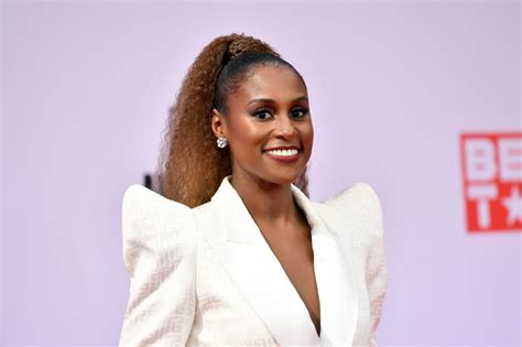 The Queen Of Low Key What Issa Rae Can Teach Us All About Avoiding Tmi