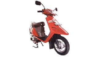 It delivers better mileage that 76% of scooters. TVS Scooty ES Price, Images, Colours, Mileage, Specs & Reviews