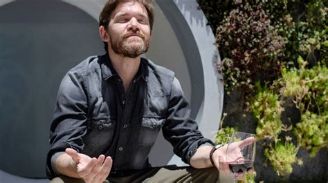 Eugenia ya a punto de llegar a la edad que elvis tenía al morir, la decisión de. Contrataciones Juan Gil Navarro