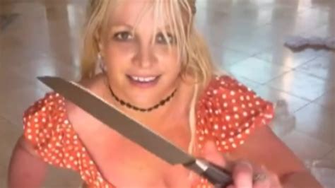 Britney Spears Knife Dance Sparks Concern Among Fans Youtube