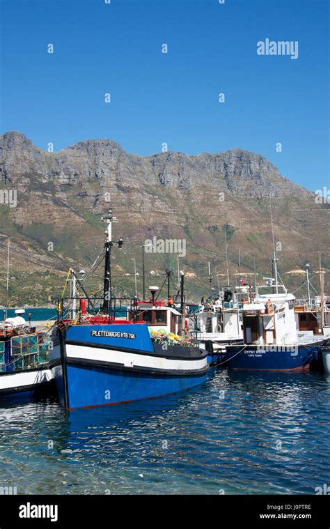 Fishing Vessels Hout Bay Hi Res Stock Photography And Images Alamy