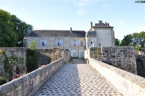 Leglise Et Le Château De Nangis Brie Nangissienne