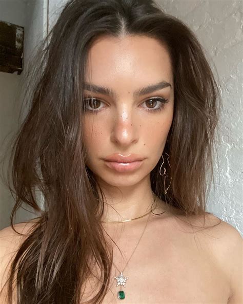 The Exact Make Up Products Emily Ratajkowski Uses For Her “quarantine And Chill” Look British Vogue