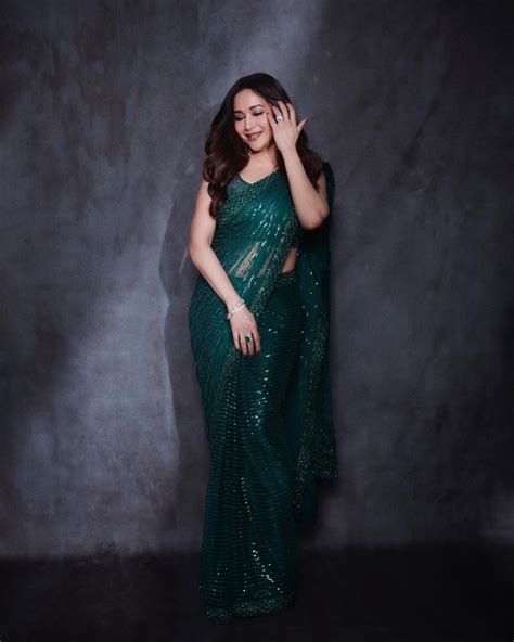 Madhuri Dixit Photos Latest Hd Images Pictures Stills And Pics Filmibeat