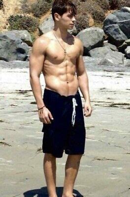Shirtless Male Muscular Hunk Hot Beach Jock Beefcake Abs Chest Photo