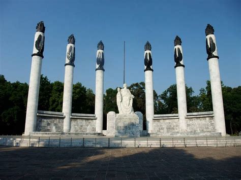 Monumento A Los Niños Héroes En La Ciudad De México Chapultepec