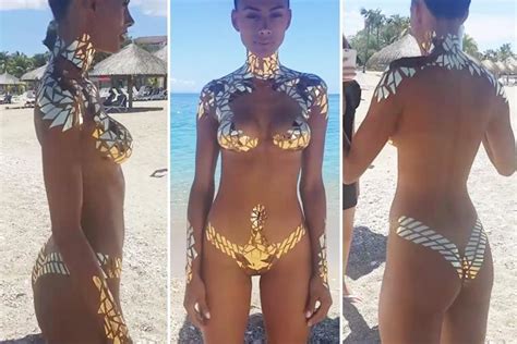 People Cant Decide If This Womans Mesmerising Bikini Is Real Or Body