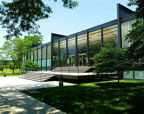 Crown Hall Illinois Institute Of Technology De Mies Van Der Rohe