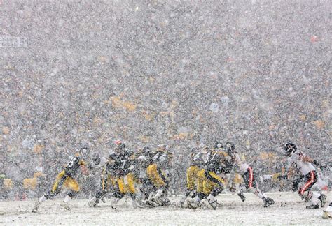 Snowy Games Are Awesome To Watch Nfl Stadiums Steelers