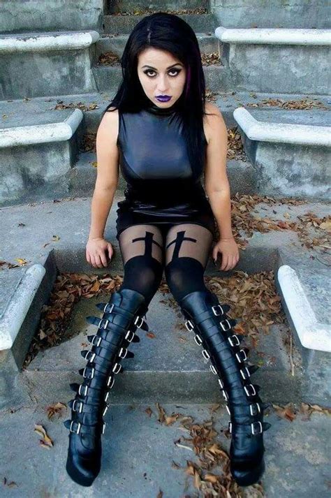 Pin By Maria Daugbjerg 3 On Creepy Girls ‍♀️ Gothic Fashion Latina Fashion Outfits Goth Beauty