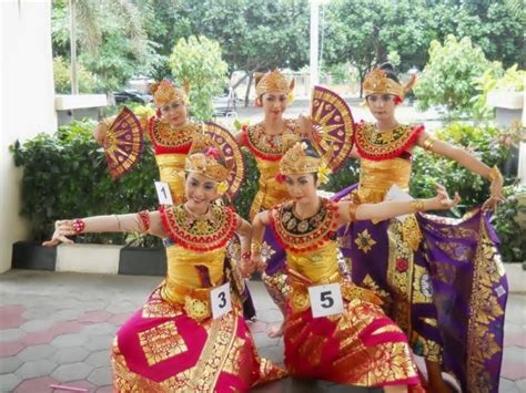 150 Tarian Daerah Tradisional Nusantara Beserta Daerah Asalnya Free