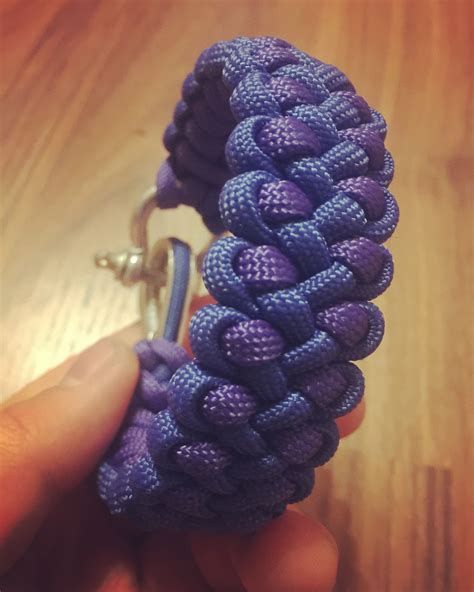Pin by Hilary Rice on Paracord | Survival bracelet, Make your own