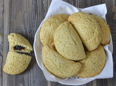 I ravioli sono una tipologia di pasta fresca all'uovo diffusa in tutta italia, che può assumere forme e nomi differenti a seconda della regione. Ricetta delle Raviole Bolognesi ripiene di Mostarda